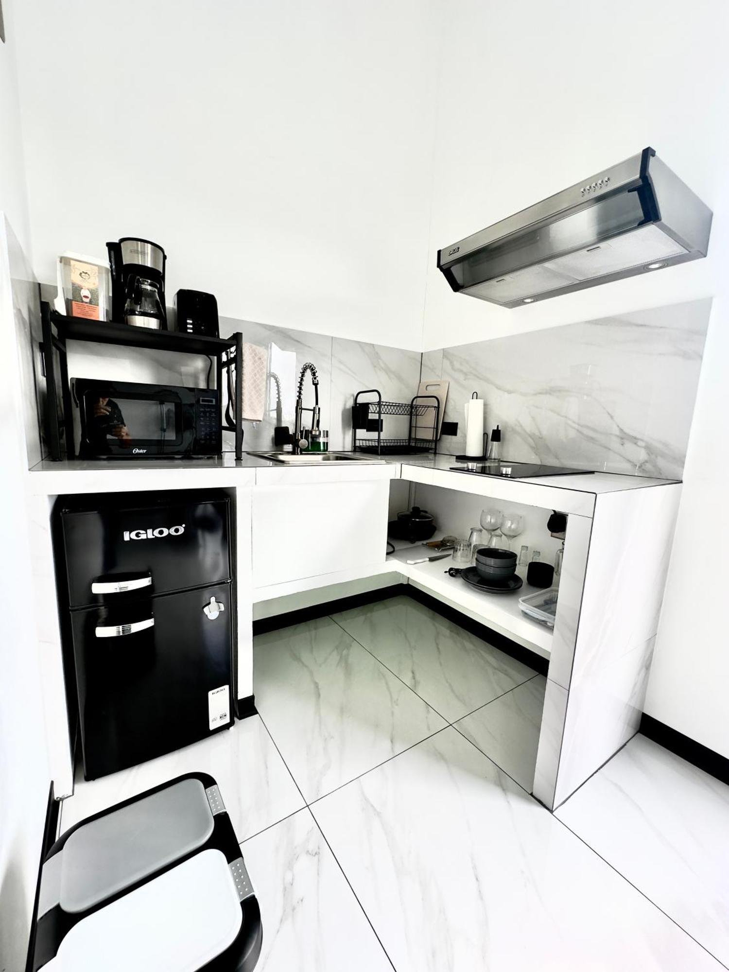 Black & White Apartments Monteverde Exterior foto