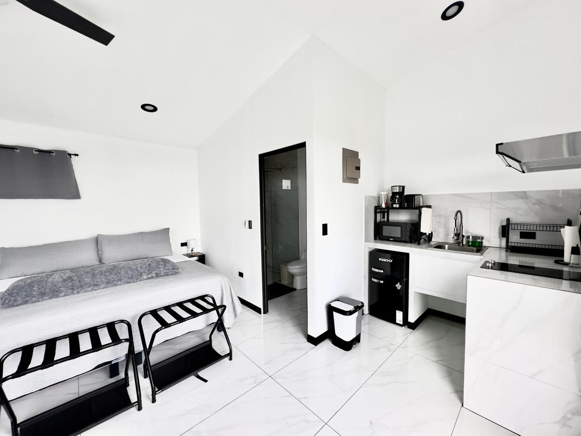 Black & White Apartments Monteverde Exterior foto